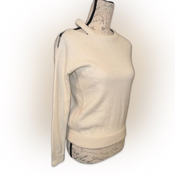 Minnie Rose Sweater - Picture 4 of 6